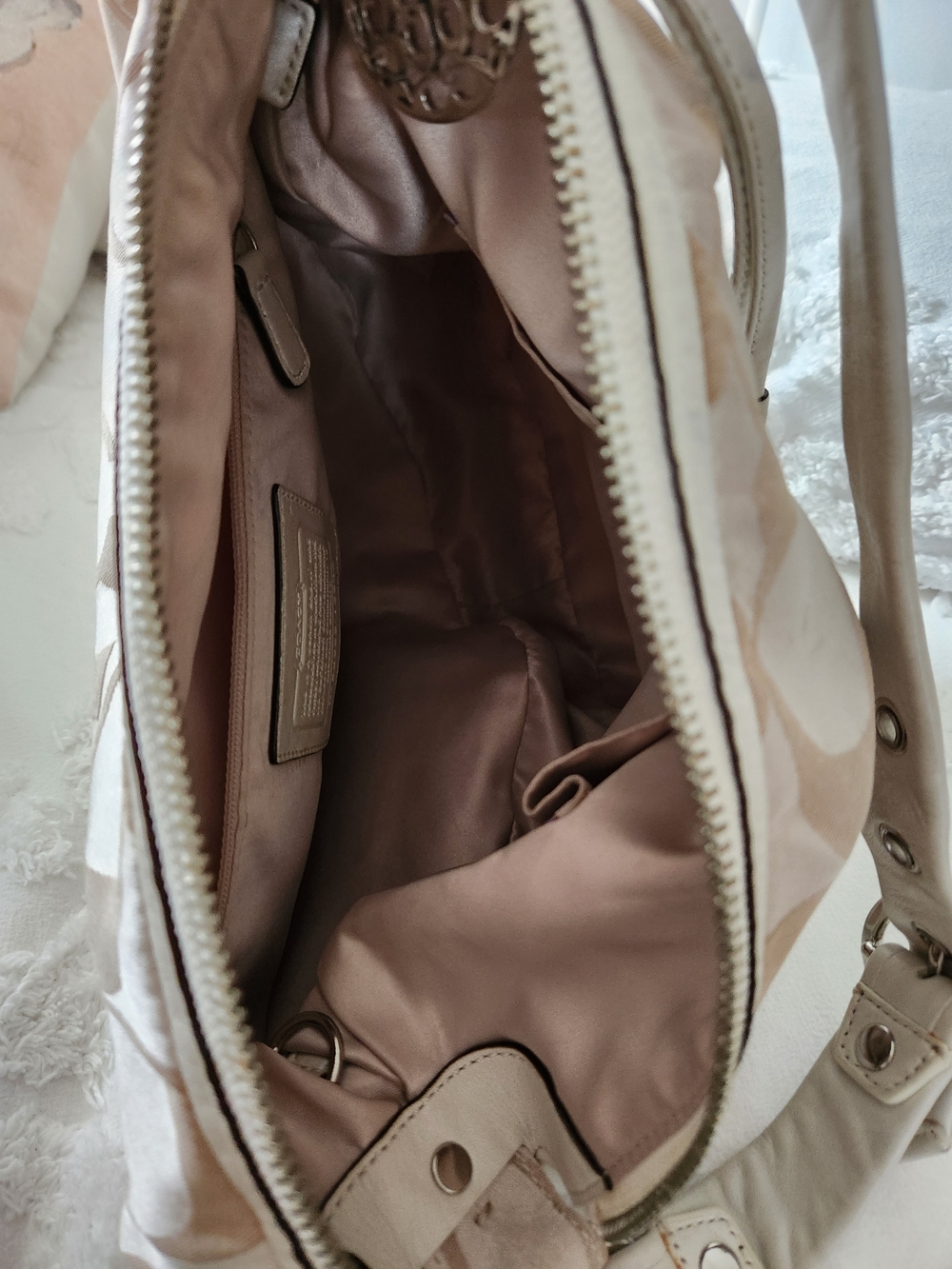 Coach Signature Canvas Hobo Bag in Beige B0968-12642 - Picture 10 of 11
